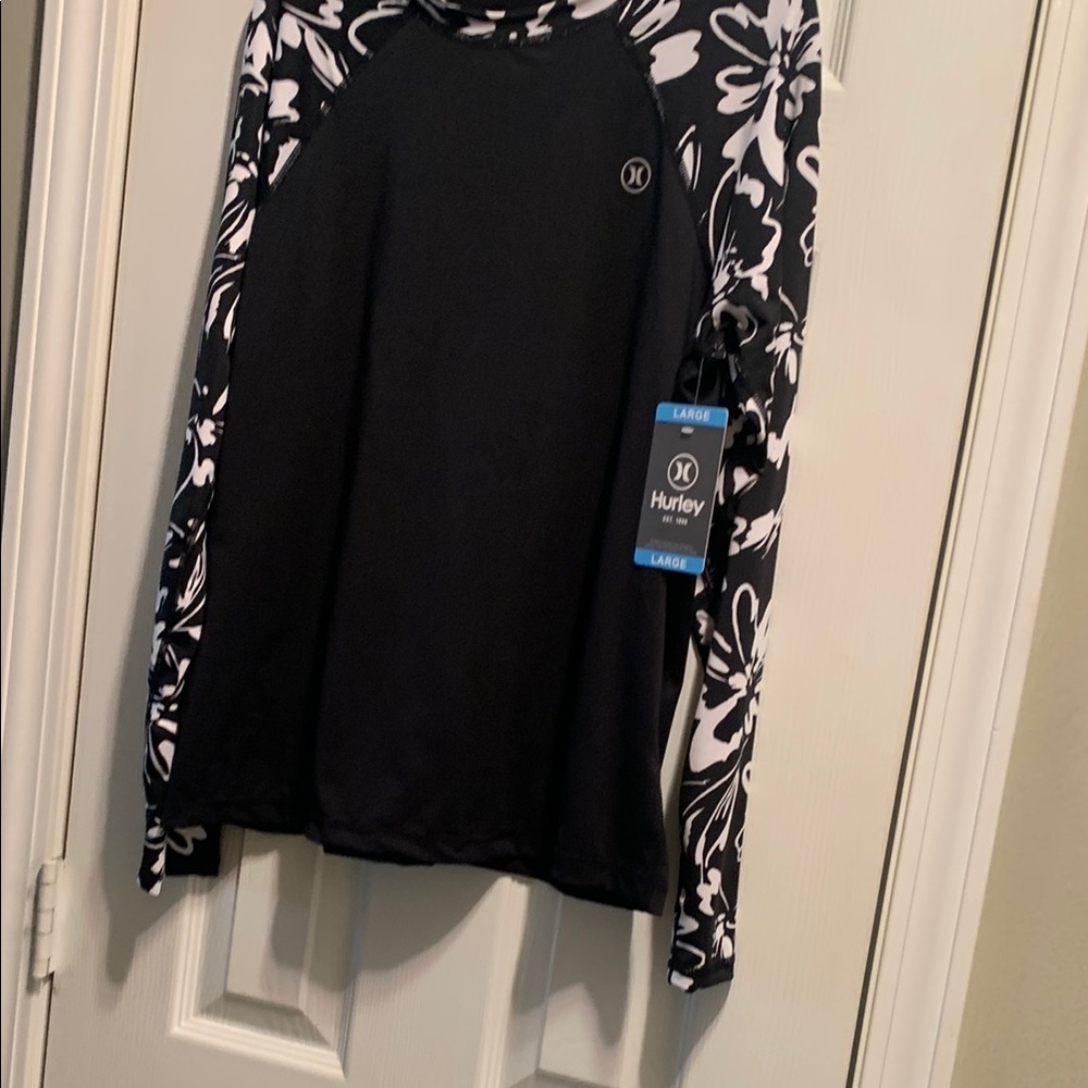 Hurley Black Floral Sleeve Top UPF 50+